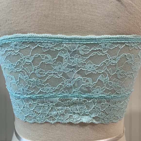 Strapless Bra-Lette. Barely worn. M or L - Picture 3 of 4